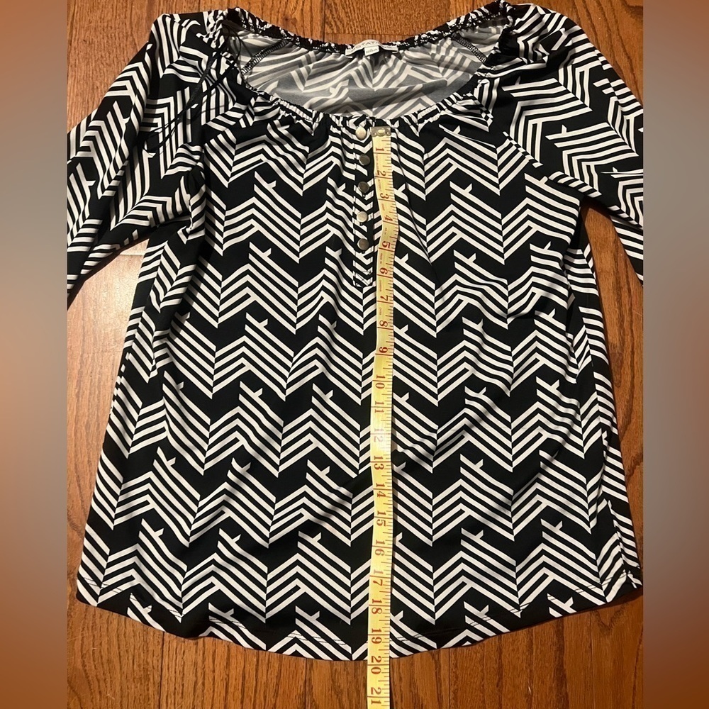 Notations black and white striped 3/4 sleeve women’s scoop neck top polyester S - Picture 4 of 8